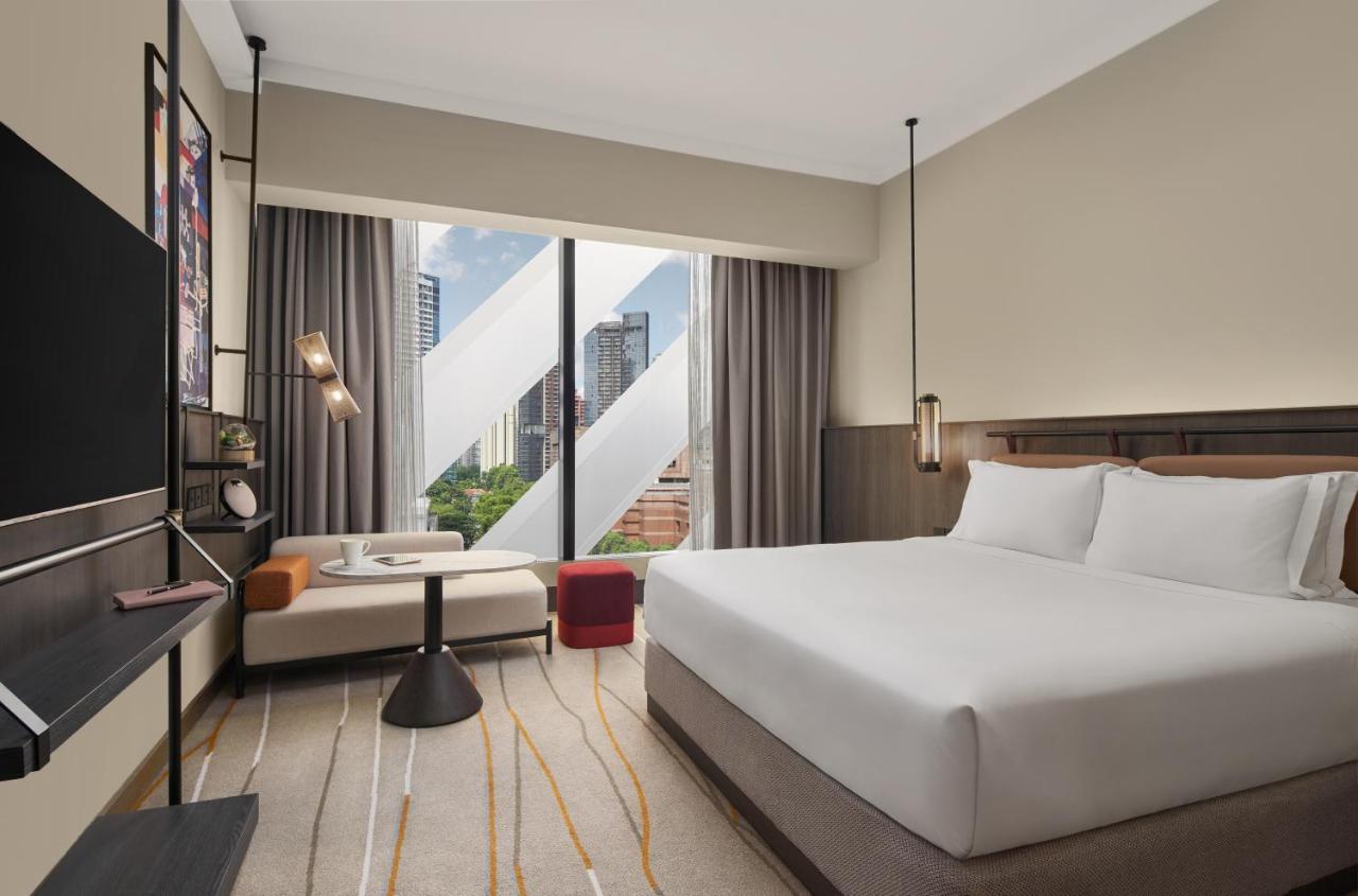 Pullman Singapore Orchard Exterior photo