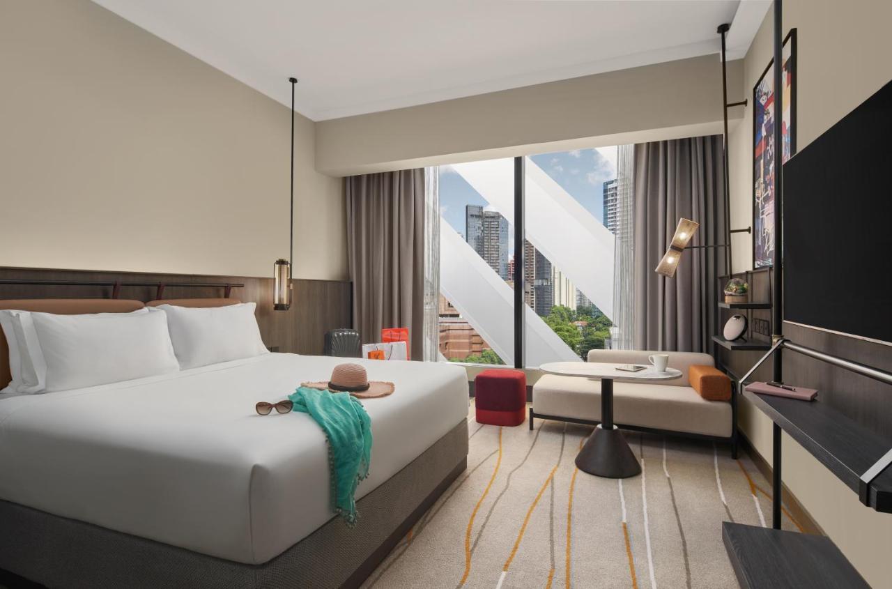 Pullman Singapore Orchard Exterior photo